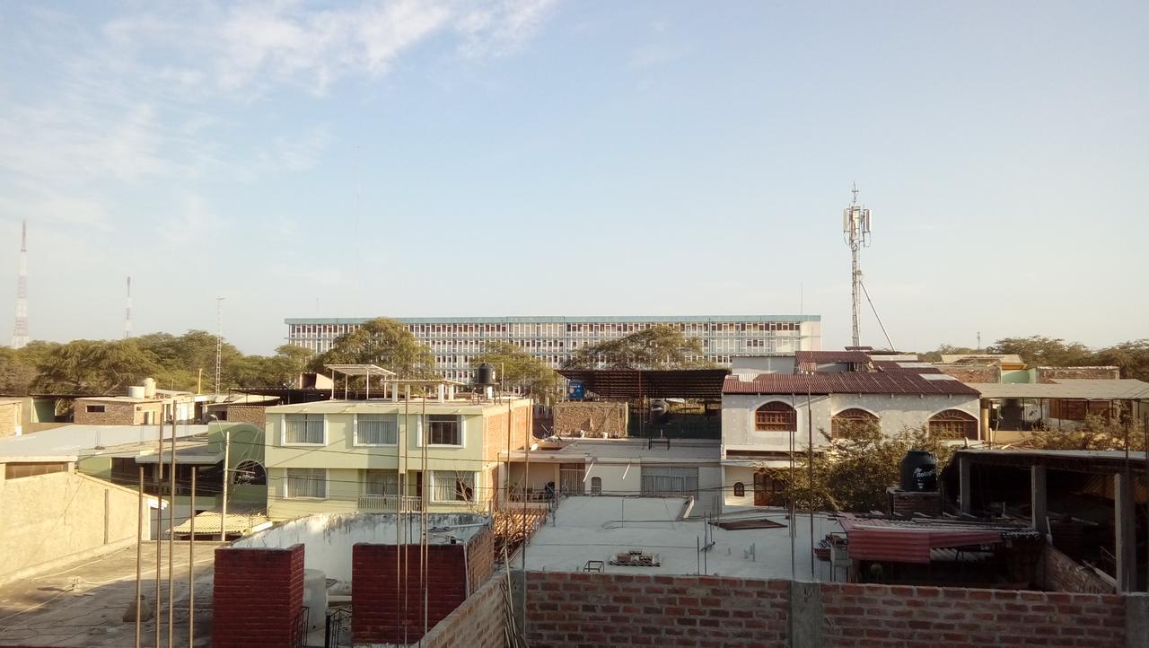 Hospedaje Residencial Los Fresnos - Miraflores Piura Exteriör bild